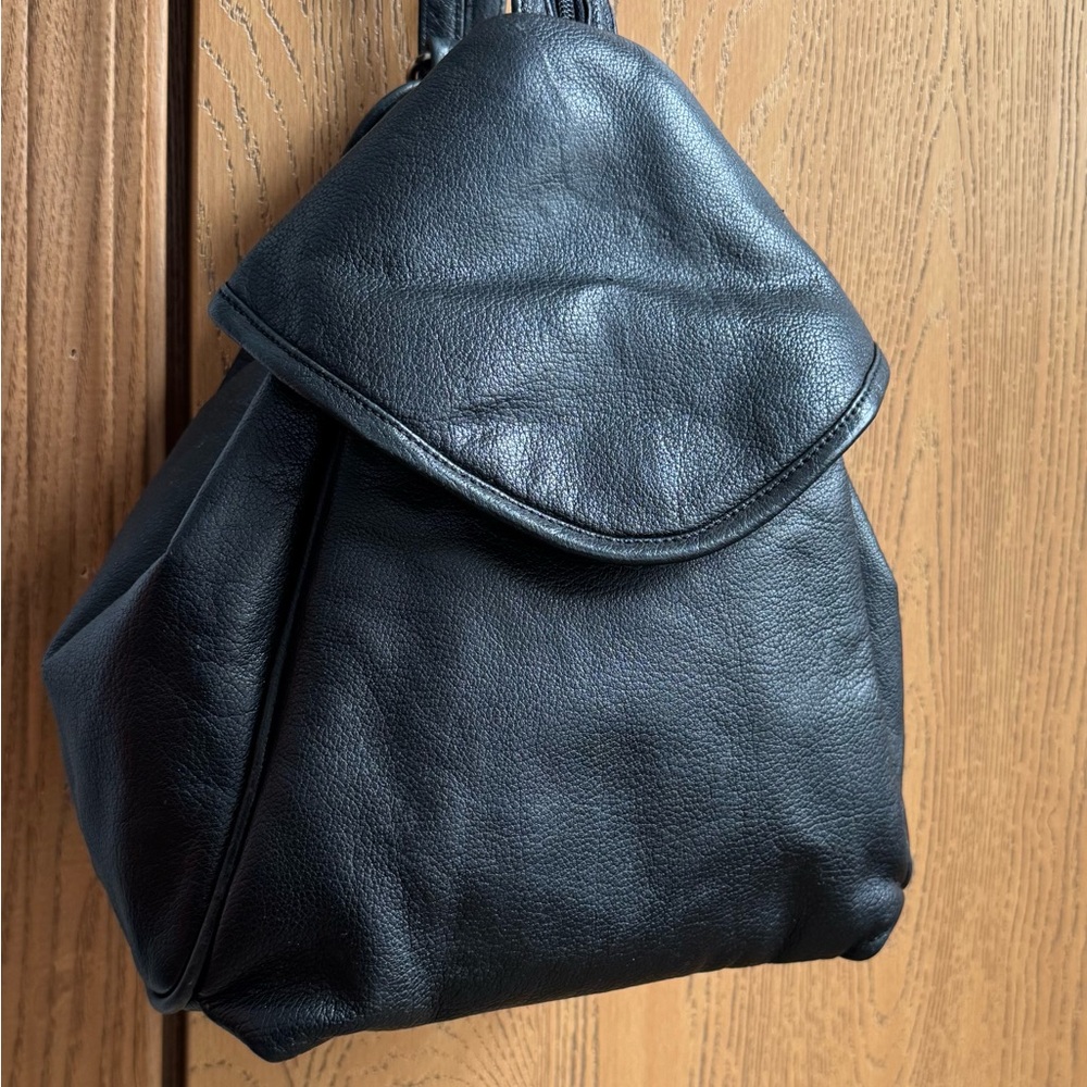 Canyon Outback Black Leather Women's Backpack or Shoulder - Picture 8 of 9